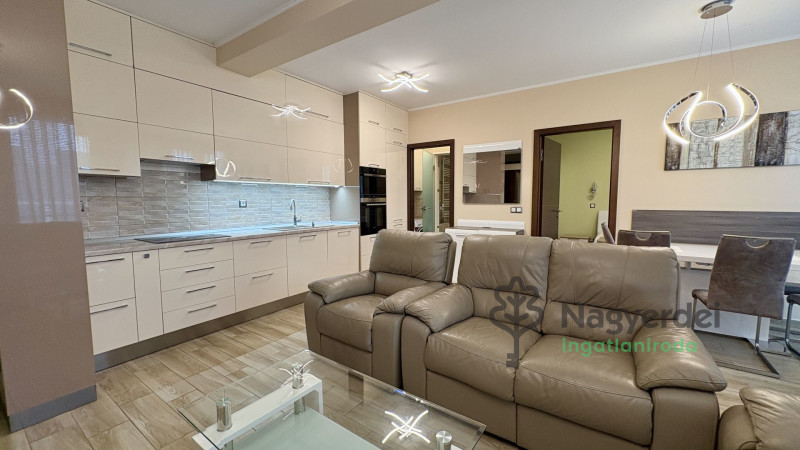 Debrecen, Belváros, Lakás, tégla lakás  