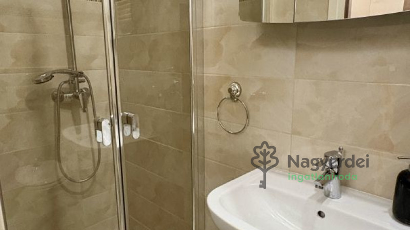 Debrecen, Belváros, Lakás, tégla lakás  