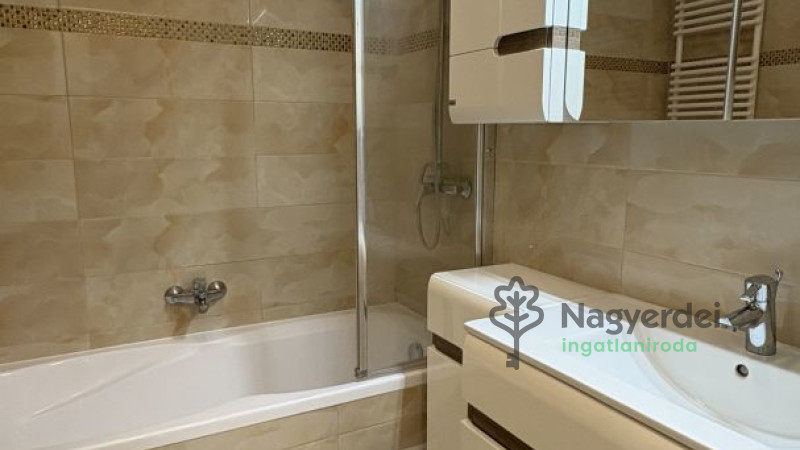 Debrecen, Belváros, Lakás, tégla lakás  