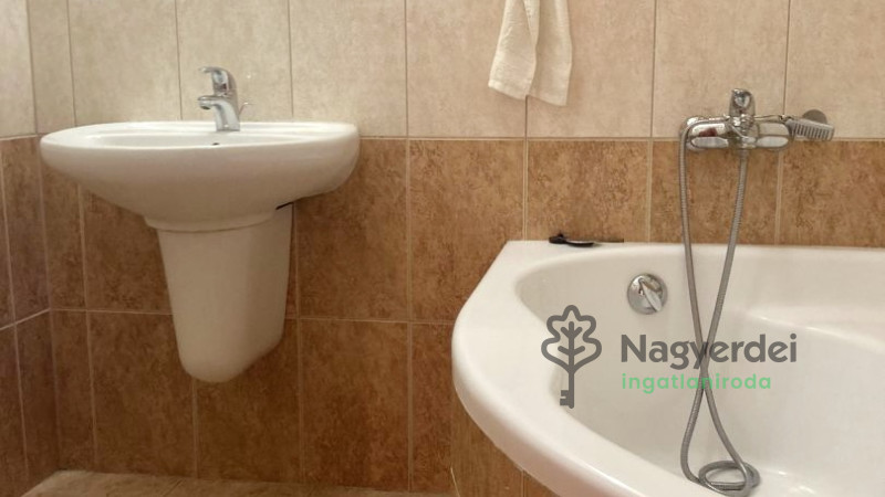 Debrecen, Belváros, Lakás, tégla lakás  