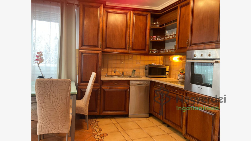 Debrecen, Újkert, Lakás, tégla lakás  