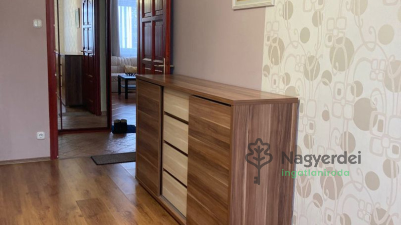 Debrecen, Újkert, Lakás, tégla lakás  