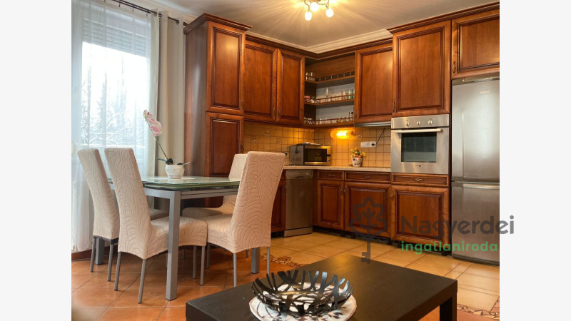 Debrecen, Újkert, Lakás, tégla lakás  