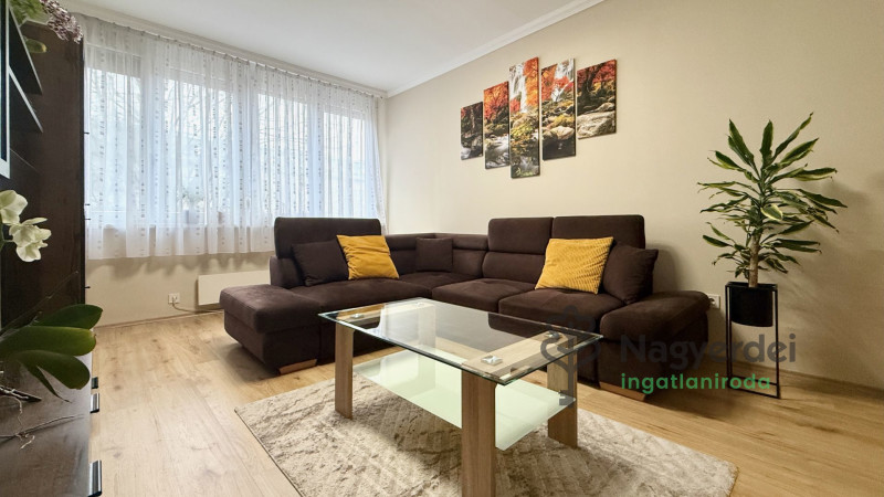 Debrecen, Vargakert, Lakás, tégla lakás  