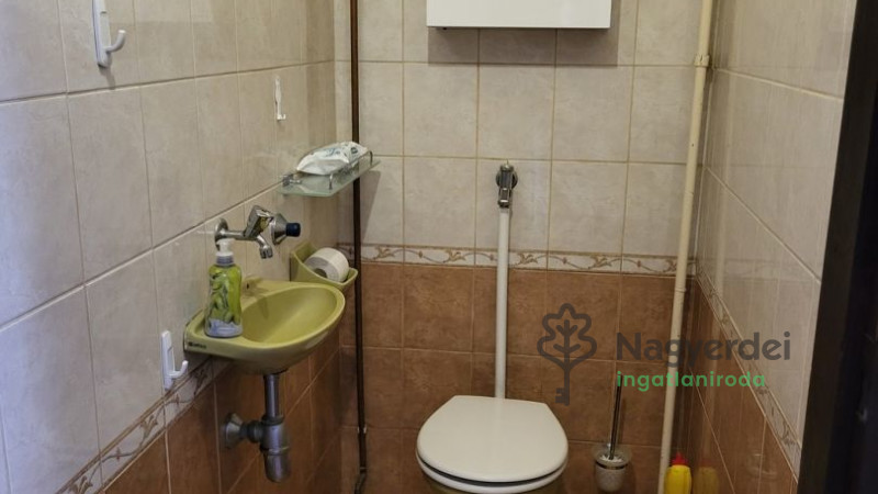 Debrecen, Nagyerdőalja, Ház, sorház  
