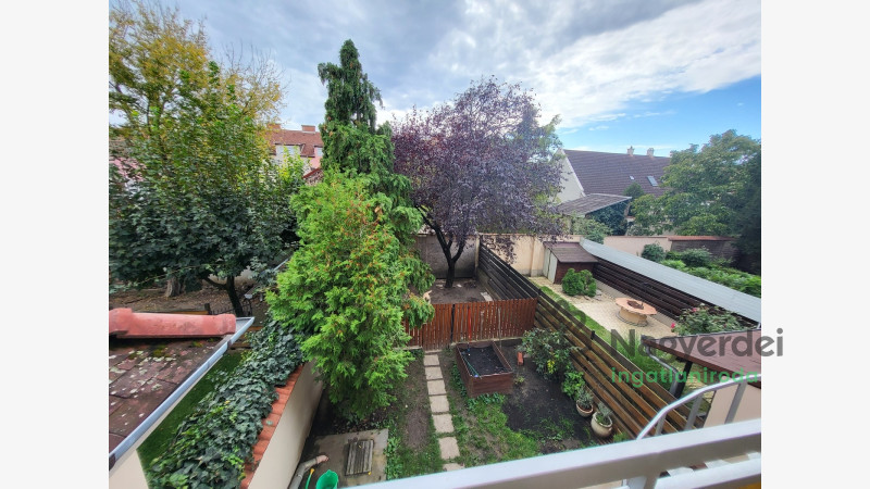 Debrecen, Nagyerdőalja, Ház, sorház  