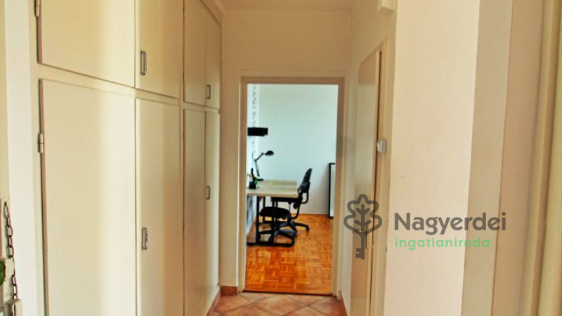 Debrecen, Egyetemváros, Lakás, tégla lakás  
