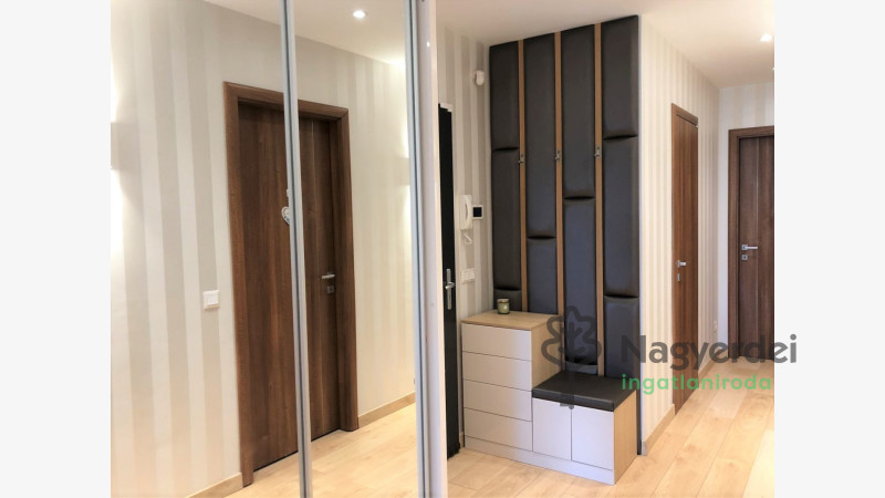 Debrecen, Bem tér, Lakás, tégla lakás  