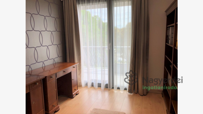 Debrecen, Bem tér, Lakás, tégla lakás  