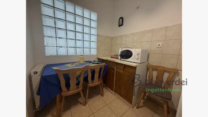 Hajdúszoboszló, Lakás, tégla lakás  