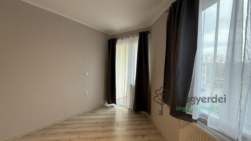 Debrecen, Sestakert, Lakás, tégla lakás  