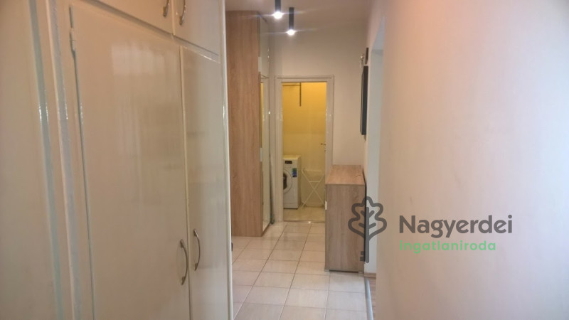 Debrecen, Nagyerdő, Lakás, tégla lakás  