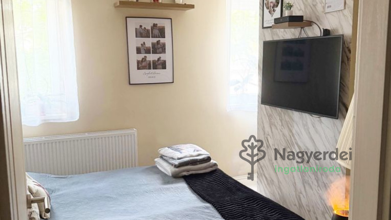 Debrecen, Nagyerdőalja, Lakás, tégla lakás  