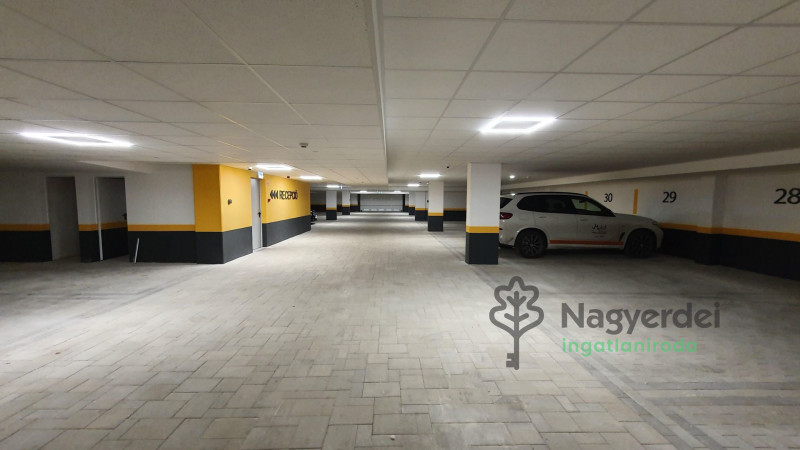 Debrecen, Egyetemváros, Lakás, tégla lakás  