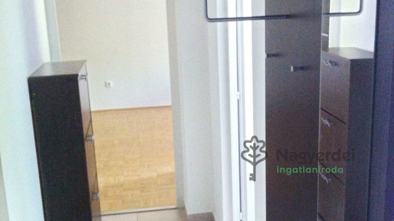 Debrecen, Nagyerdőalja, Lakás, tégla lakás  