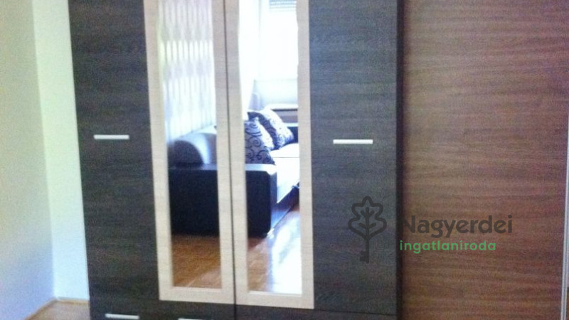 Debrecen, Nagyerdőalja, Lakás, tégla lakás  