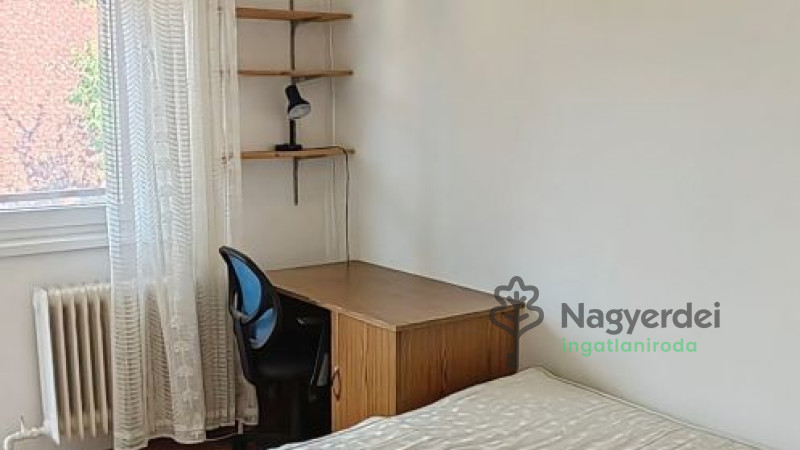 Debrecen, Nagyerdő, Lakás, tégla lakás  