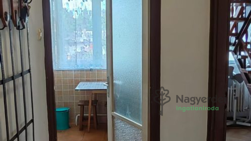 Debrecen, Nagyerdő, Lakás, tégla lakás  