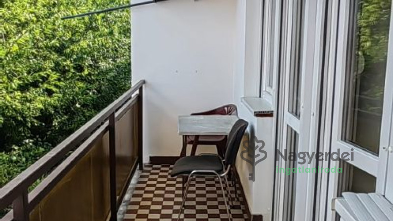 Debrecen, Nagyerdő, Lakás, tégla lakás  