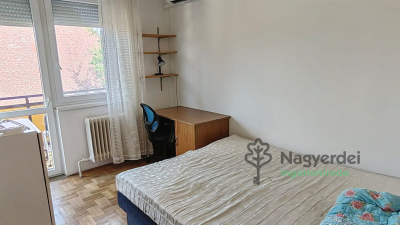 Debrecen, Nagyerdő, Lakás, tégla lakás  