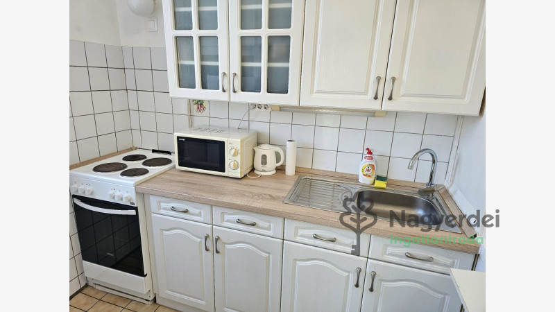 Debrecen, Sestakert, Lakás, panel lakás  