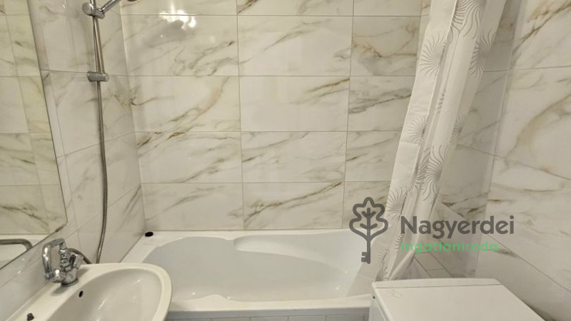 Debrecen, Sestakert, Lakás, panel lakás  