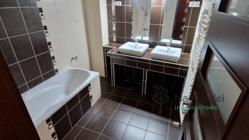 Debrecen, Péterfia, Lakás, tégla lakás  