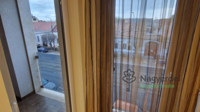 Debrecen, Péterfia, Lakás, tégla lakás  