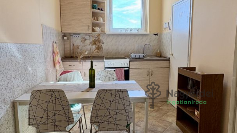 Debrecen, Nagyerdő, Lakás, tégla lakás  