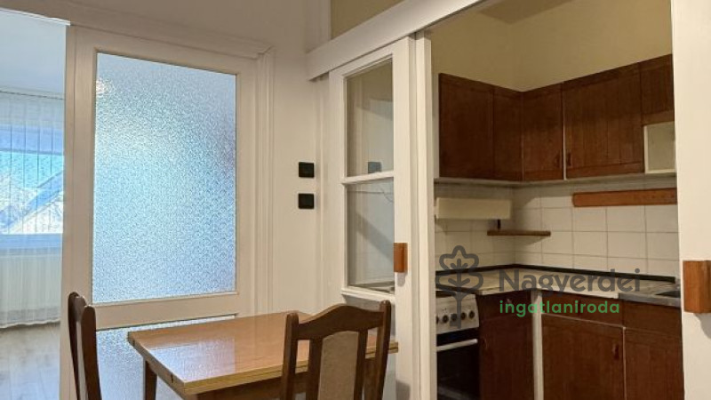 Debrecen, Urrétje, Lakás, tégla lakás  