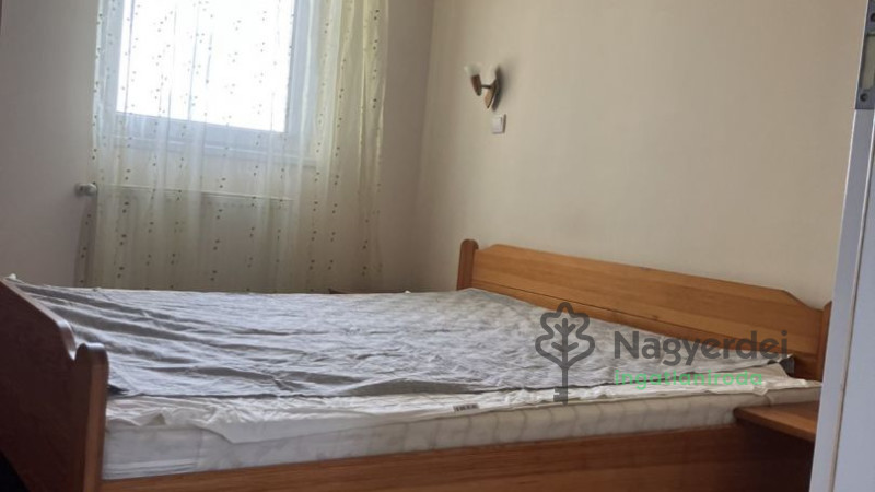 Debrecen, Széchenyikert, Lakás, tégla lakás  