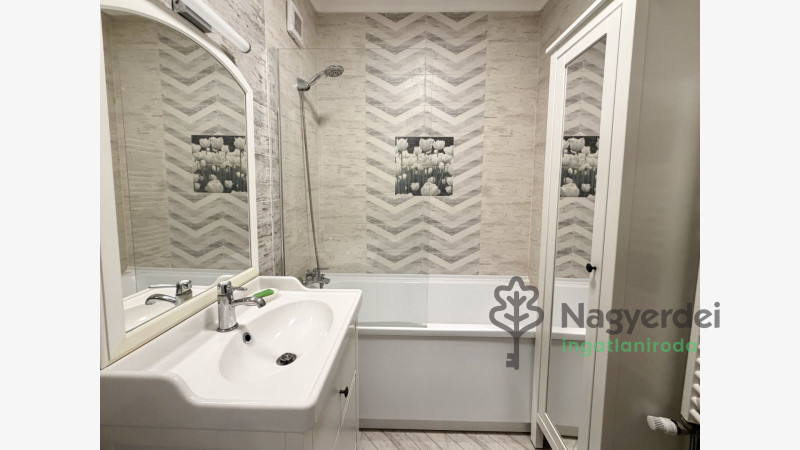 Debrecen, Füredi lakópark, Lakás, tégla lakás  