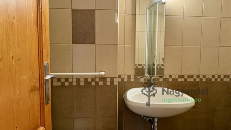 Debrecen, Sestakert, Lakás, tégla lakás  