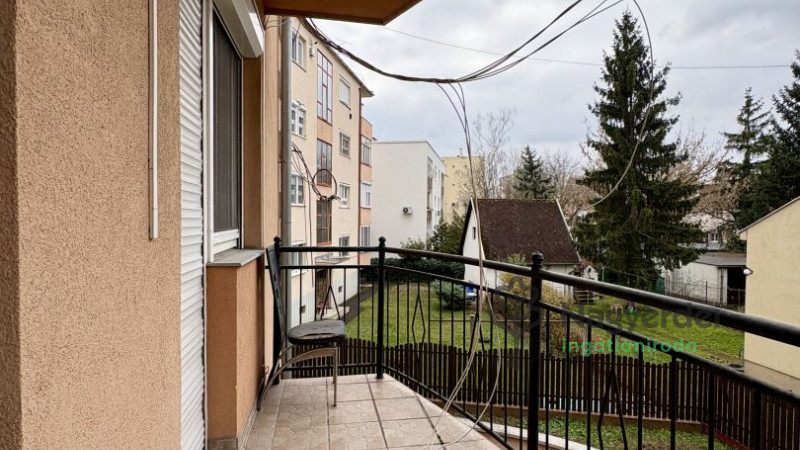 Debrecen, Újkert, Lakás, tégla lakás  