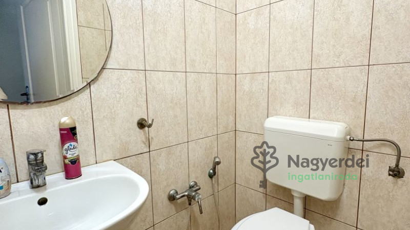 Debrecen, Újkert, Lakás, tégla lakás  