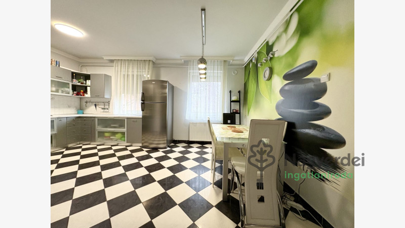 Debrecen, Újkert, Lakás, tégla lakás  