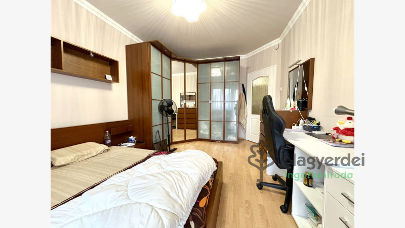 Debrecen, Újkert, Lakás, tégla lakás  