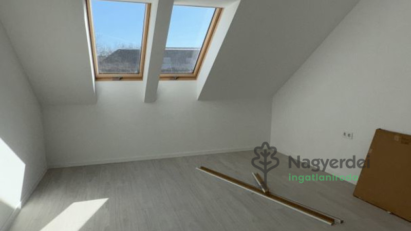 Debrecen, Belváros, Lakás, tégla lakás  