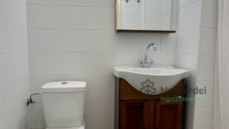 Debrecen, Burgundia, Lakás, tégla lakás  