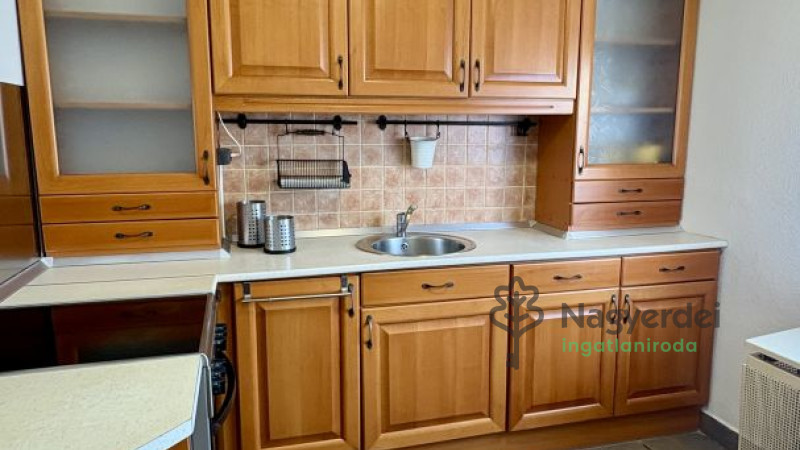 Debrecen, Burgundia, Lakás, tégla lakás  