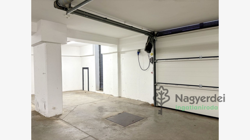 Debrecen, Belváros, Garázs, teremgarázs  