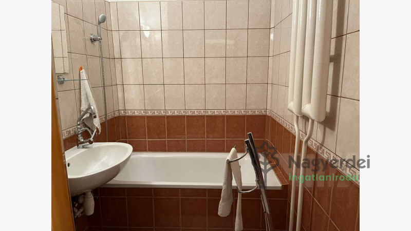 Debrecen, Vénkert, Lakás, panel lakás  