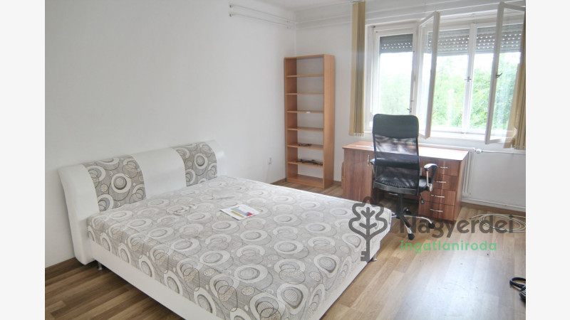 Debrecen, Sestakert, Lakás, tégla lakás  
