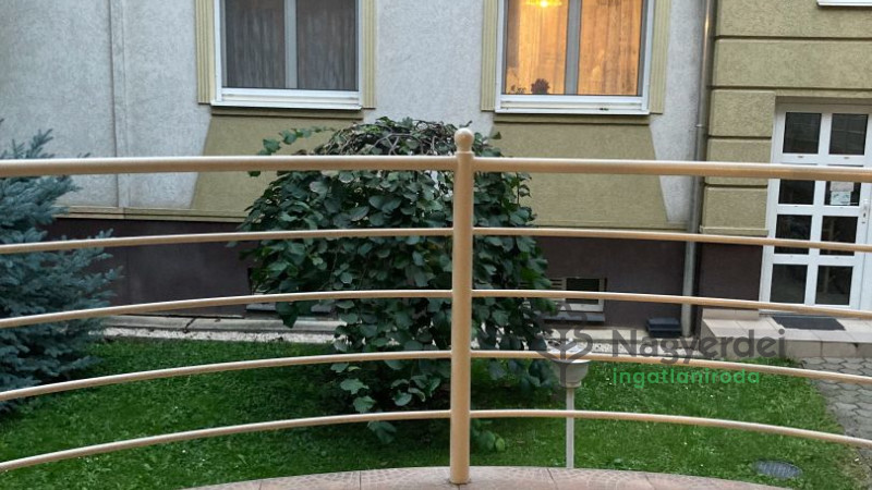 Debrecen, Belváros, Lakás, tégla lakás  