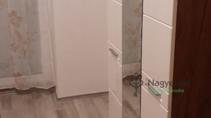 Debrecen, Péterfia, Lakás, tégla lakás  