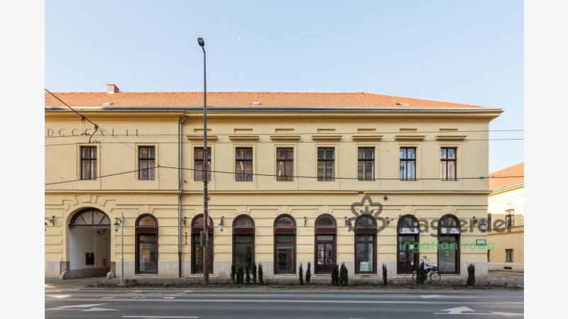 Debrecen, Belváros, Üzlethelyiség, nem üzletközpontban  