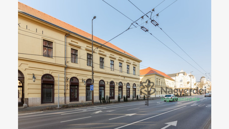 Debrecen, Belváros, Üzlethelyiség, nem üzletközpontban  