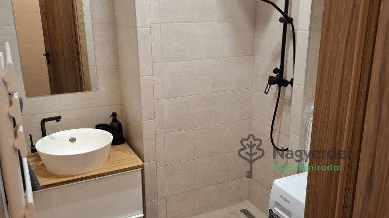 Debrecen, Libakert, Lakás, tégla lakás  