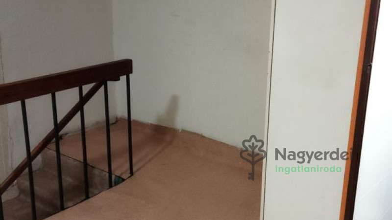 Debrecen, Belváros, Üzlethelyiség, nem üzletközpontban  