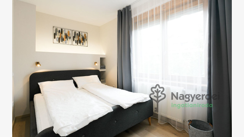 Debrecen, Belváros, Lakás, tégla lakás  